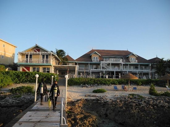 resort-from-pier